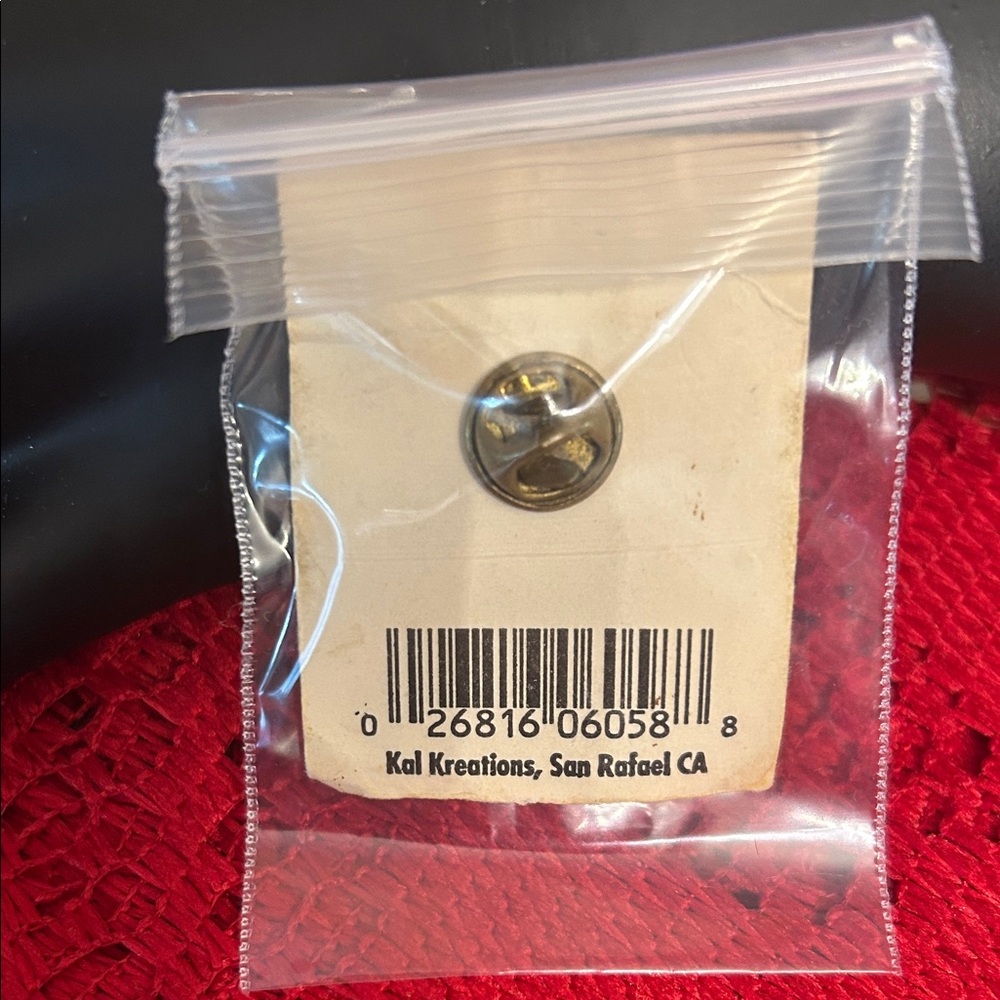 Yellow Smile Angel Pin - Picture 2 of 3